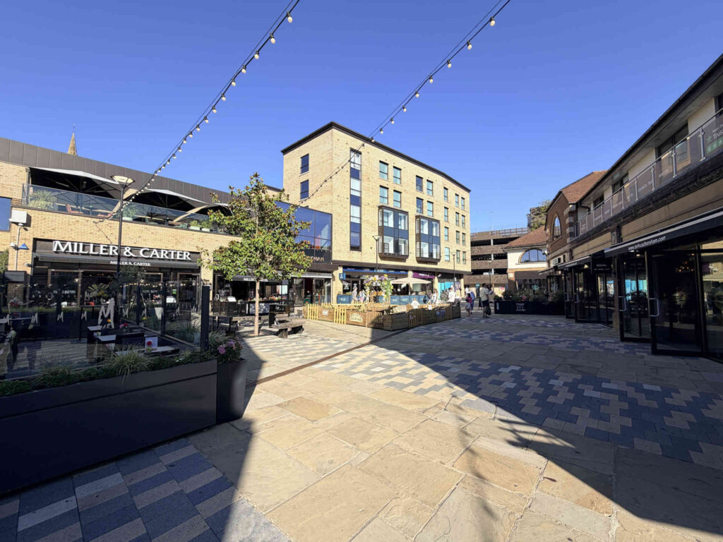 Piries Place street